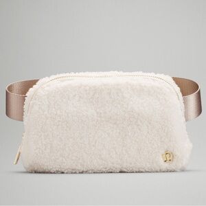 Everywhere Fleece Belt Bag